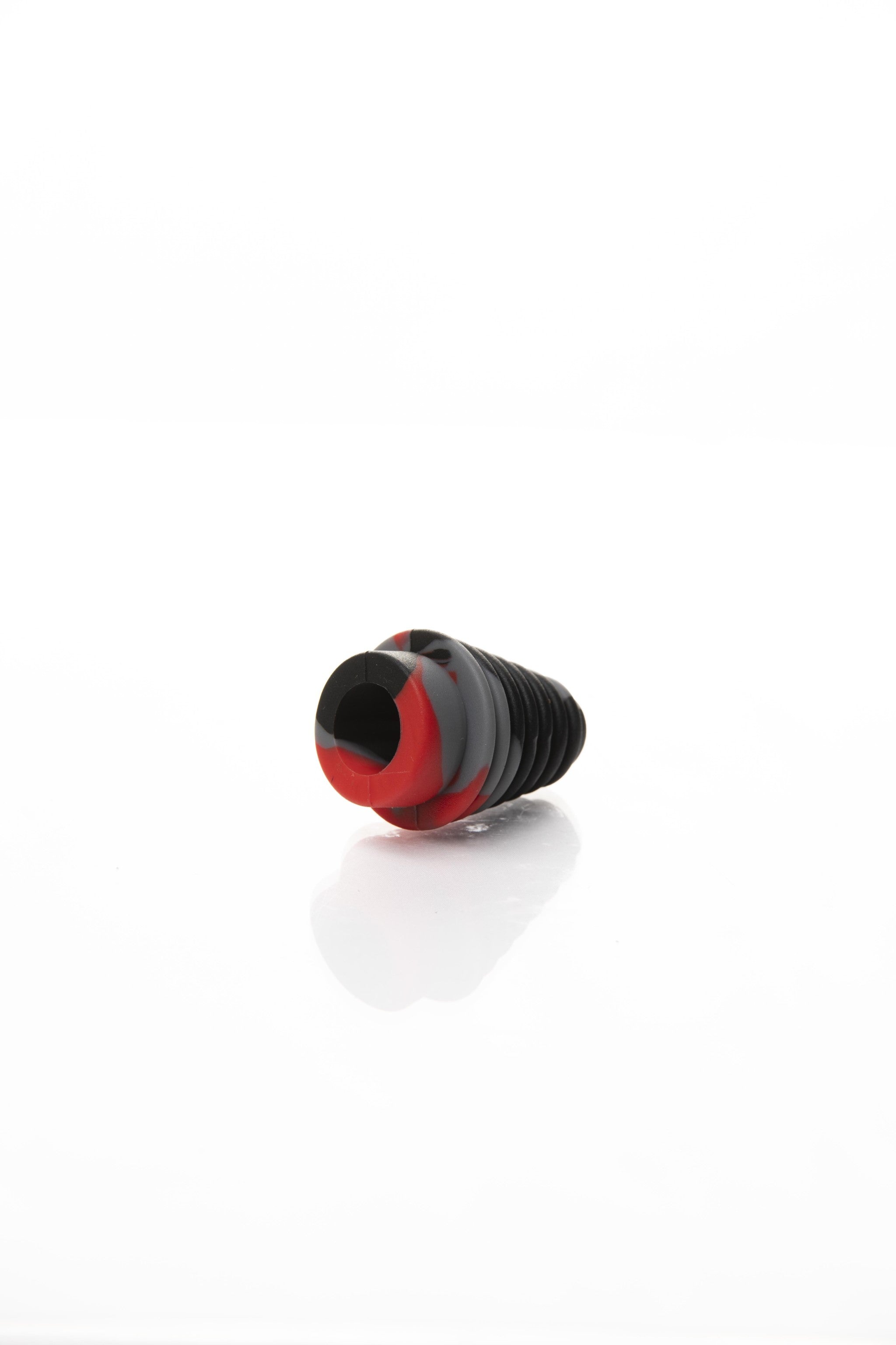 Xtendo Medium Adapter Kit with Extendable Hose RED